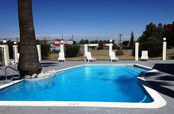 Red Roof Inn Los Banos Exterior photo